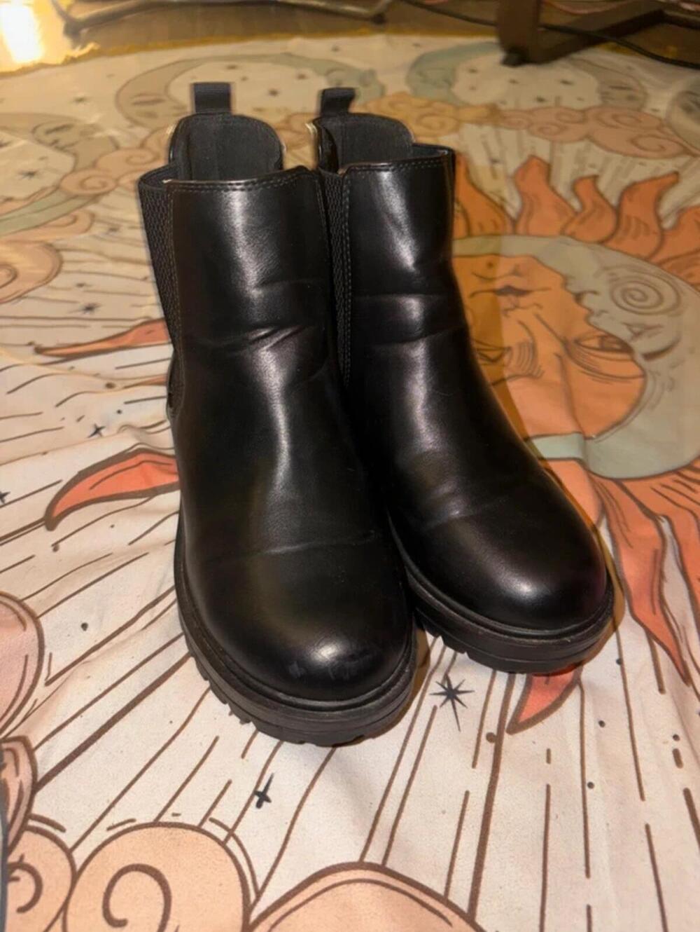 Women's Size 9 Faux Leather Black SODA Chunky Chelsea Ankle Slip On Boots